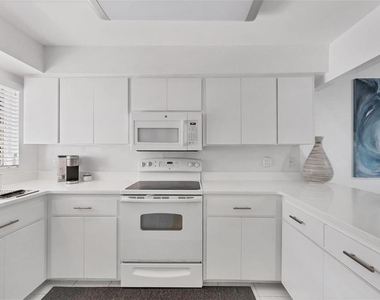4660 Ocean Boulevard - Photo Thumbnail 11