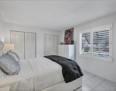 4660 Ocean Boulevard - Photo Thumbnail 22