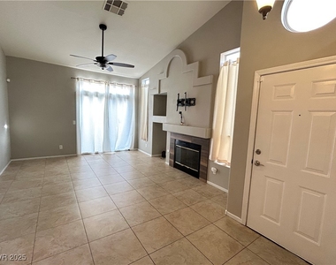 7621 Prairie Corners Drive - Photo Thumbnail 3