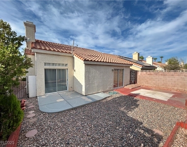 7621 Prairie Corners Drive - Photo Thumbnail 18