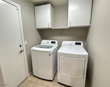 7621 Prairie Corners Drive - Photo Thumbnail 15
