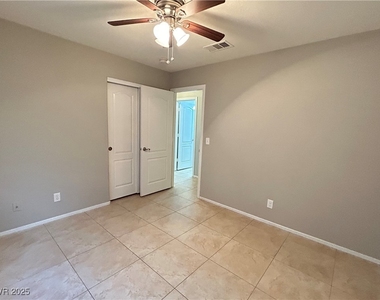 7621 Prairie Corners Drive - Photo Thumbnail 14