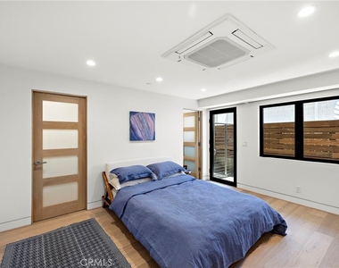 2629 Victoria Drive - Photo Thumbnail 24