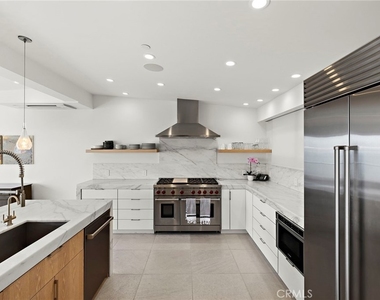 2629 Victoria Drive - Photo Thumbnail 8