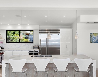 2629 Victoria Drive - Photo Thumbnail 9