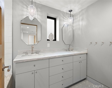 2629 Victoria Drive - Photo Thumbnail 23