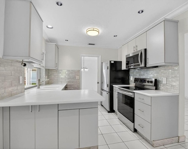 937 Banyan Drive - Photo Thumbnail 6