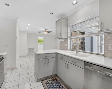 937 Banyan Drive - Photo Thumbnail 7