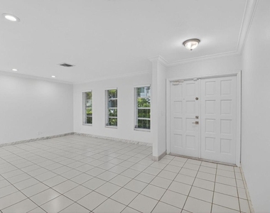 937 Banyan Drive - Photo Thumbnail 10
