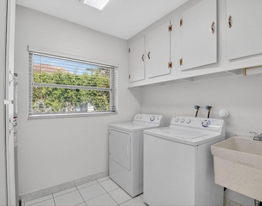 937 Banyan Drive - Photo Thumbnail 17
