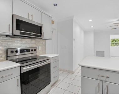 937 Banyan Drive - Photo Thumbnail 8
