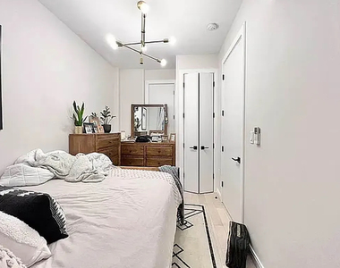 973 Kent Avenue - Photo Thumbnail 3