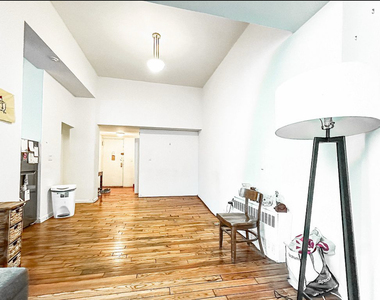 690 Greenwich Street - Photo Thumbnail 2