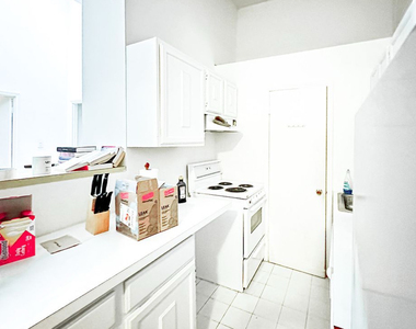 690 Greenwich Street - Photo Thumbnail 4