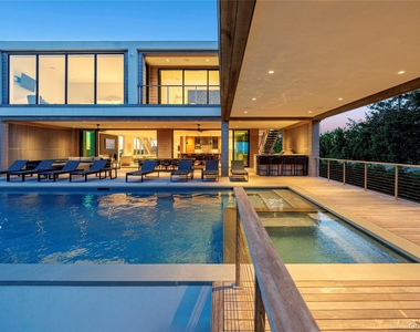 345 Dune Road - Photo Thumbnail 28