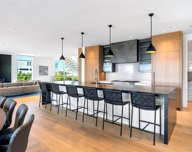 345 Dune Road - Photo Thumbnail 6