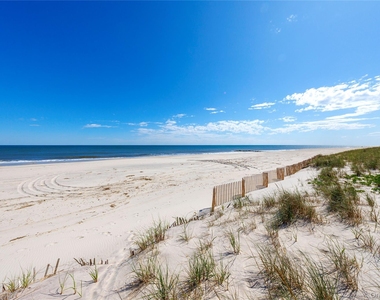 345 Dune Road - Photo Thumbnail 32