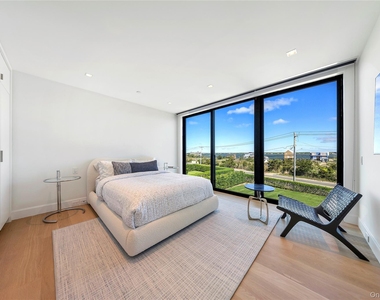 345 Dune Road - Photo Thumbnail 25