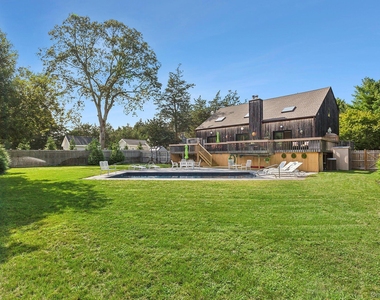 624 Noyack Road - Photo Thumbnail 1