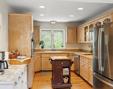 624 Noyack Road - Photo Thumbnail 2