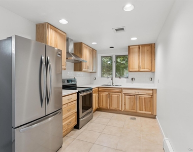 624 Noyack Road - Photo Thumbnail 6