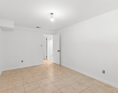 624 Noyack Road - Photo Thumbnail 11