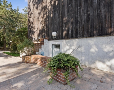 624 Noyack Road - Photo Thumbnail 17