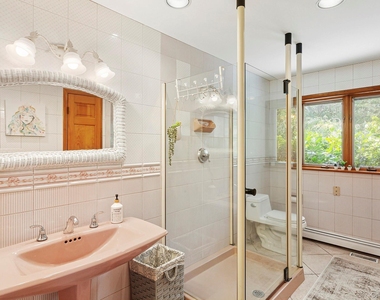 624 Noyack Road - Photo Thumbnail 4