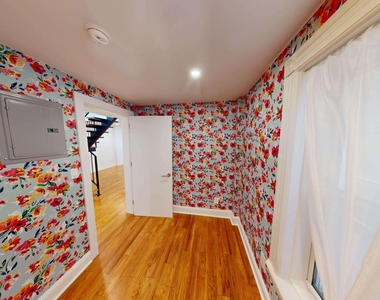 36-04 36th Avenue - Photo Thumbnail 17