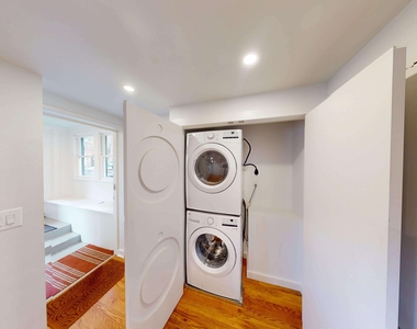 36-04 36th Avenue - Photo Thumbnail 20