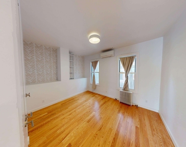 36-04 36th Avenue - Photo Thumbnail 13