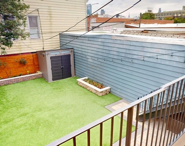 36-04 36th Avenue - Photo Thumbnail 2
