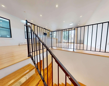36-04 36th Avenue - Photo Thumbnail 9