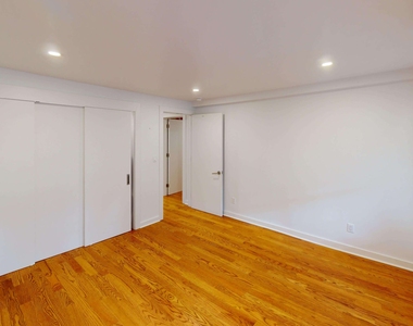 36-04 36th Avenue - Photo Thumbnail 18