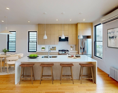 36-04 36th Avenue - Photo Thumbnail 3