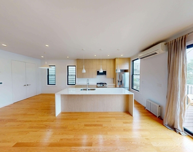 36-04 36th Avenue - Photo Thumbnail 5