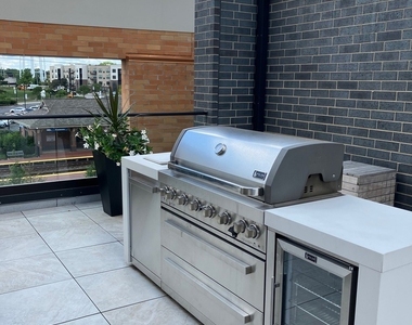 200 Anthony Avenue - Photo Thumbnail 7