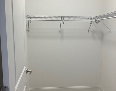 200 Anthony Avenue - Photo Thumbnail 15