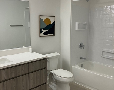 200 Anthony Avenue - Photo Thumbnail 16