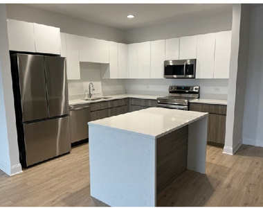 200 Anthony Avenue - Photo Thumbnail 11