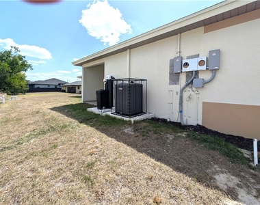 1103 Harold Avenue S - Photo Thumbnail 6