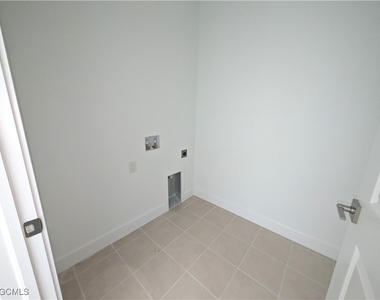 1103 Harold Avenue S - Photo Thumbnail 16