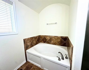 8218 Nagy Hill Street - Photo Thumbnail 13
