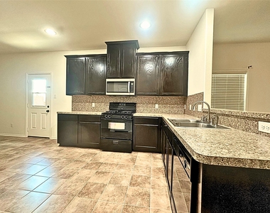 8218 Nagy Hill Street - Photo Thumbnail 5