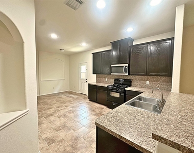 8218 Nagy Hill Street - Photo Thumbnail 4
