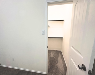 8218 Nagy Hill Street - Photo Thumbnail 17