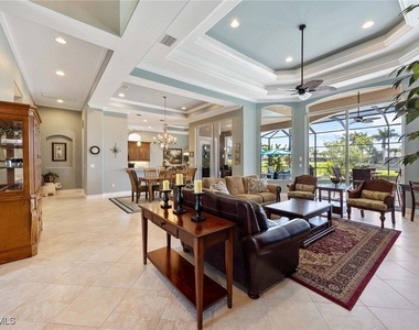 8902 Shenendoah Circle - Photo Thumbnail 4