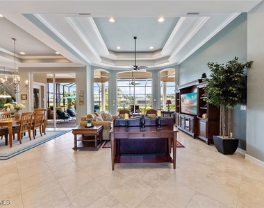 8902 Shenendoah Circle - Photo Thumbnail 3