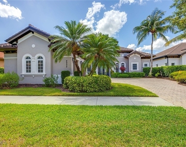 8902 Shenendoah Circle - Photo Thumbnail 2