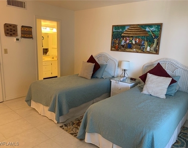 3443 Gulf Shore Boulevard N - Photo Thumbnail 8